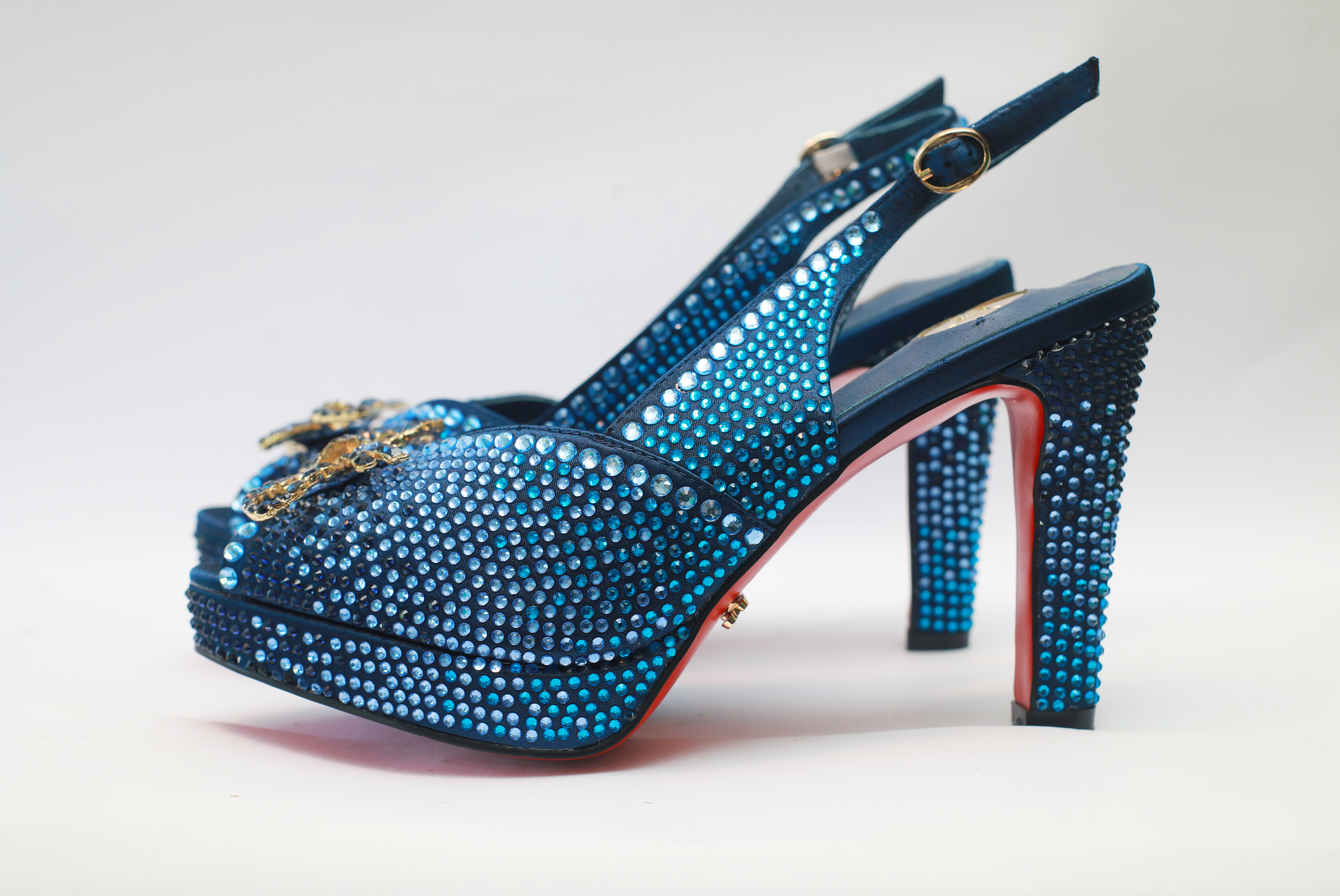 MAYBA Sandal – Sapphire Crystal Edition